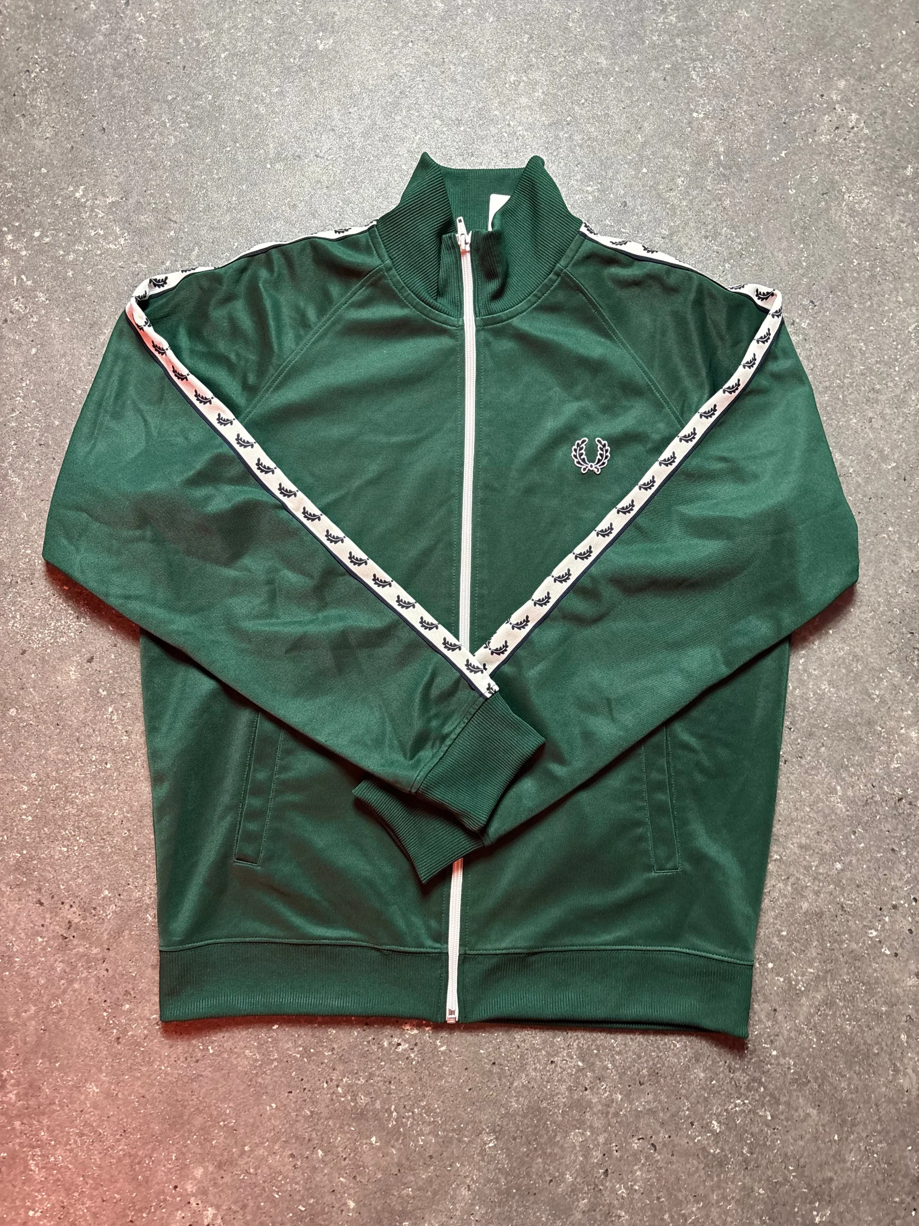 Fred Perry Jacke (L)
