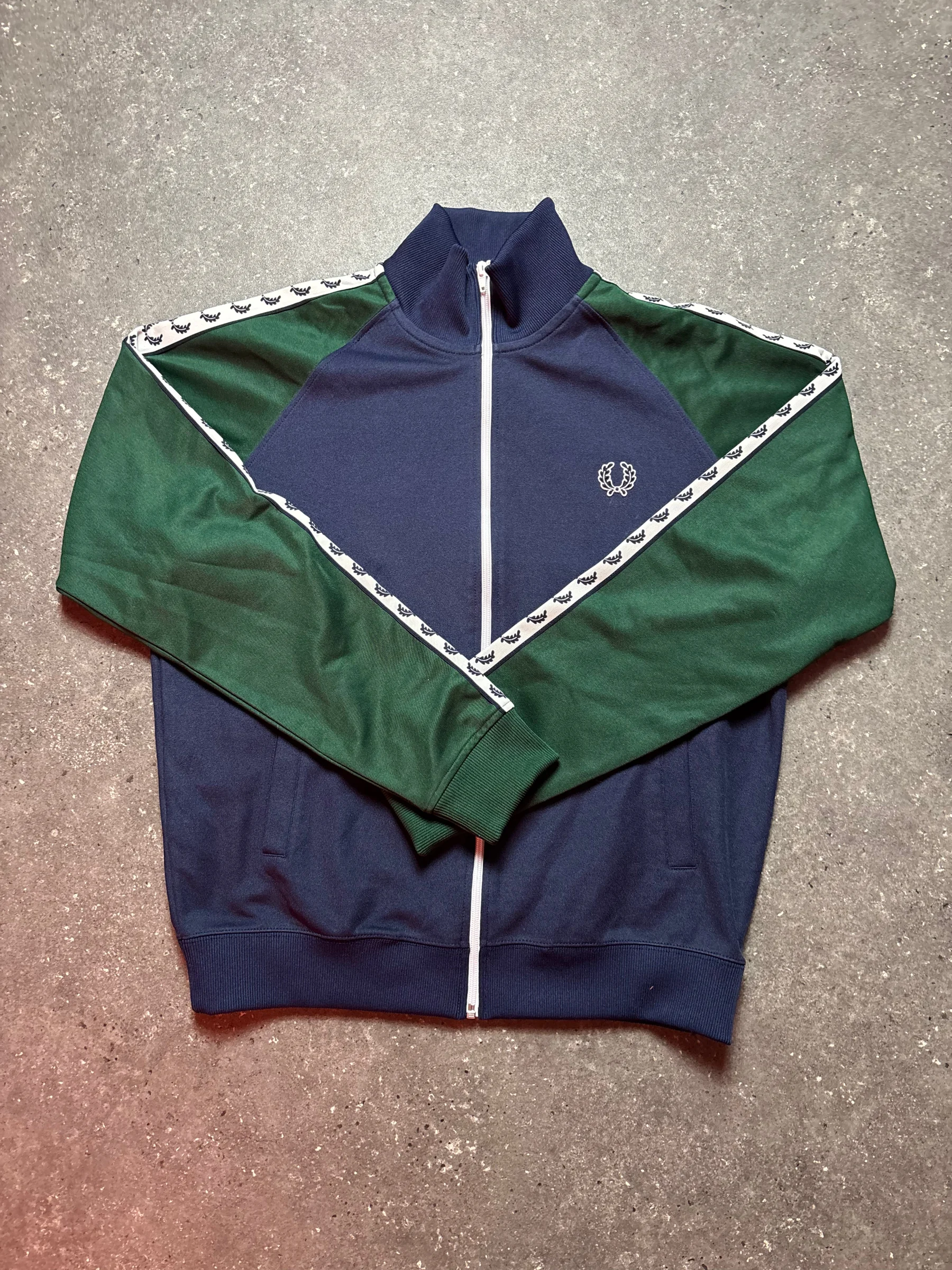 Fred Perry Jacke (L)